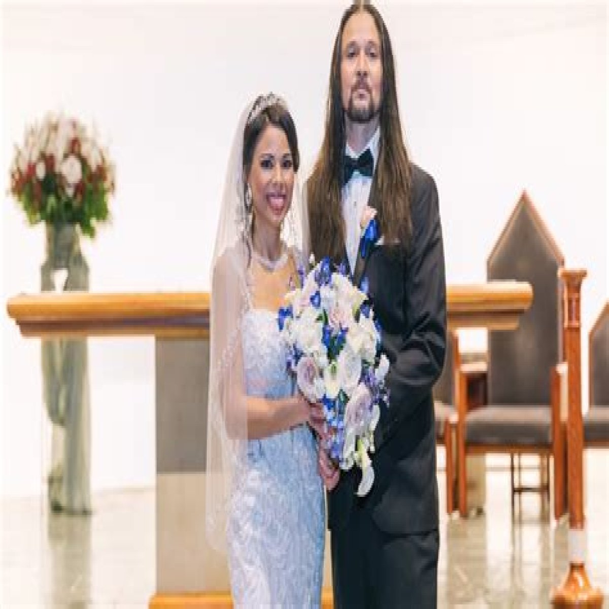 Bizzy Bone: Wife, net worth, tattoos, smoking & body facts