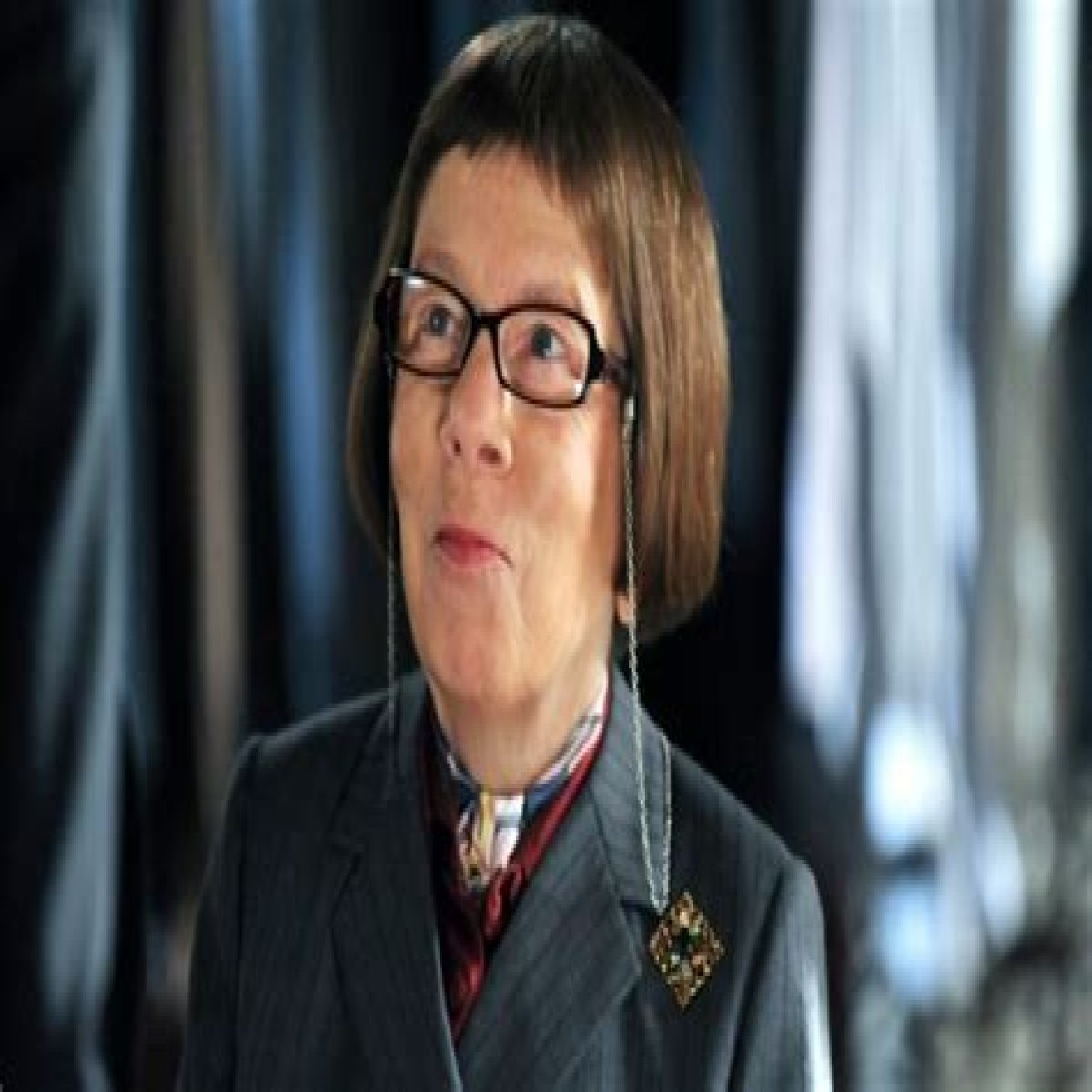 Linda Hunt net worth, Weight, Husband, Kids, Bio-Wiki, Age