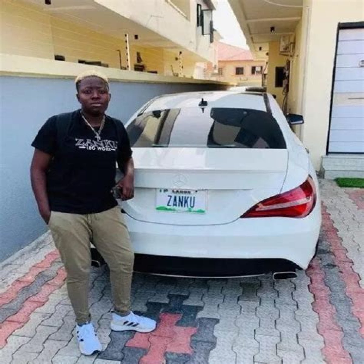 Seyi 'Shigh Lofe' Awonuga Biography: Boyfriend, Wiki, Age, Pictures, Net Worth, Baby, Father