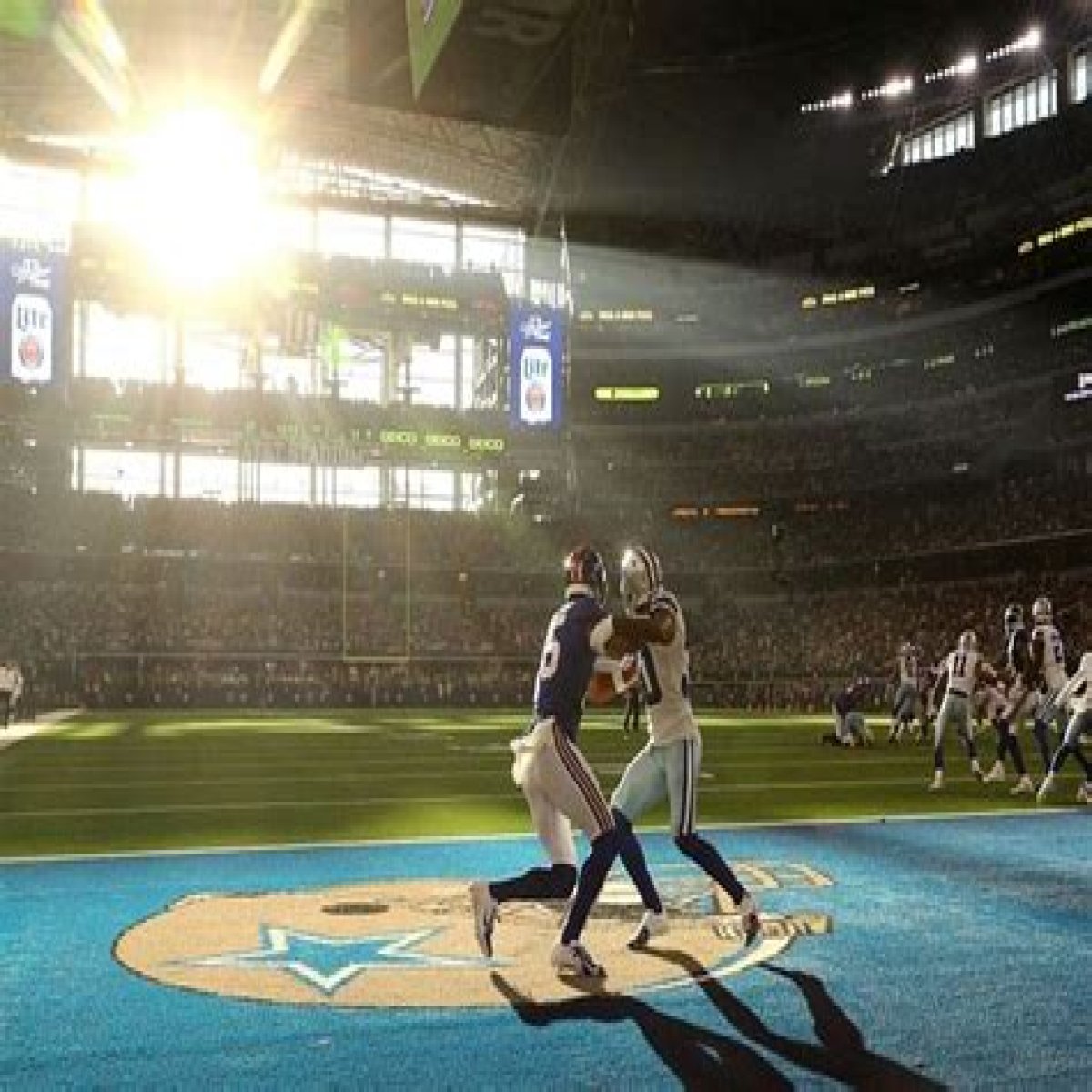 What is NFL’s forward handoff rule? Explaining new rule change for 2023 season
